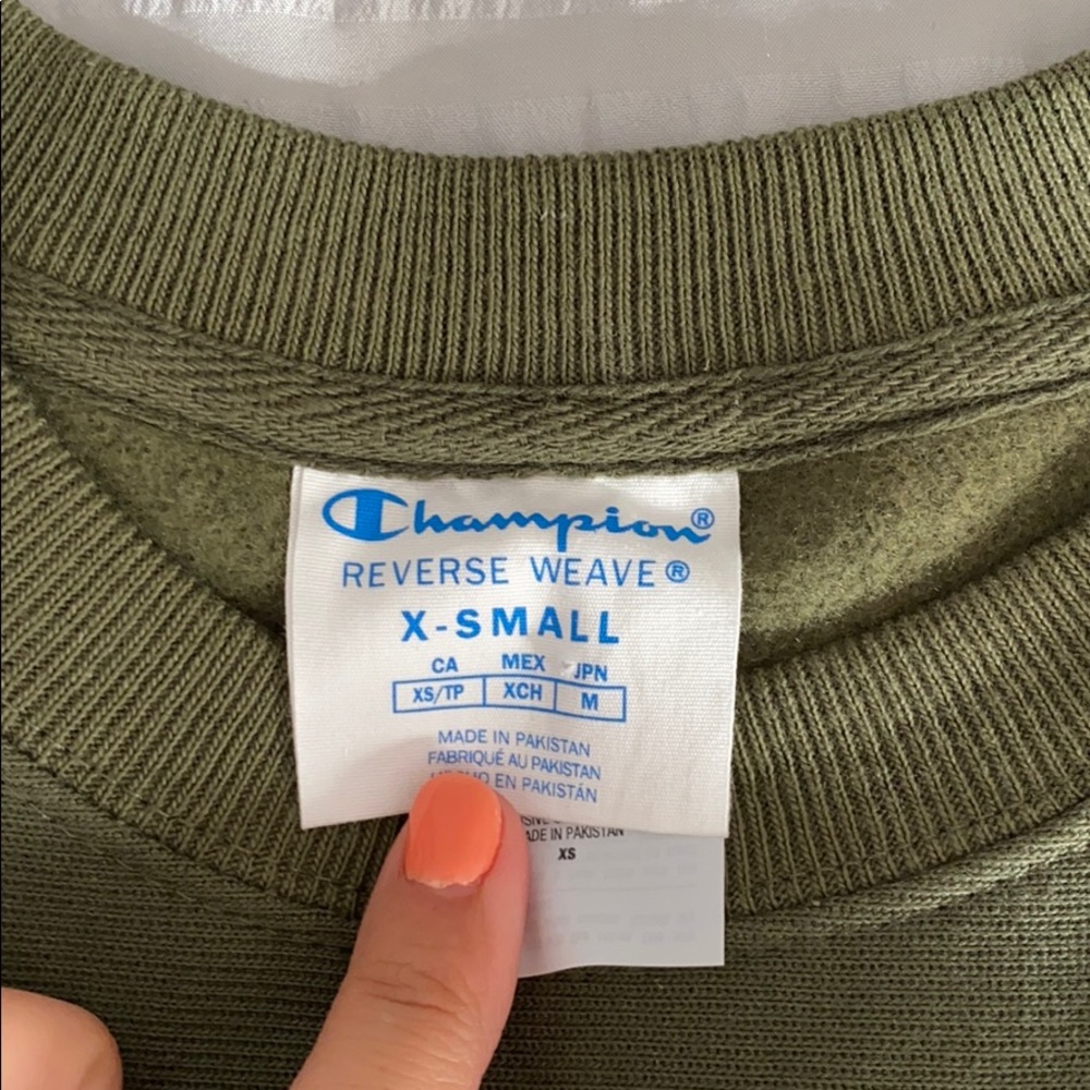 Men’s Xsmall champion crew neck - Picture 2 of 2